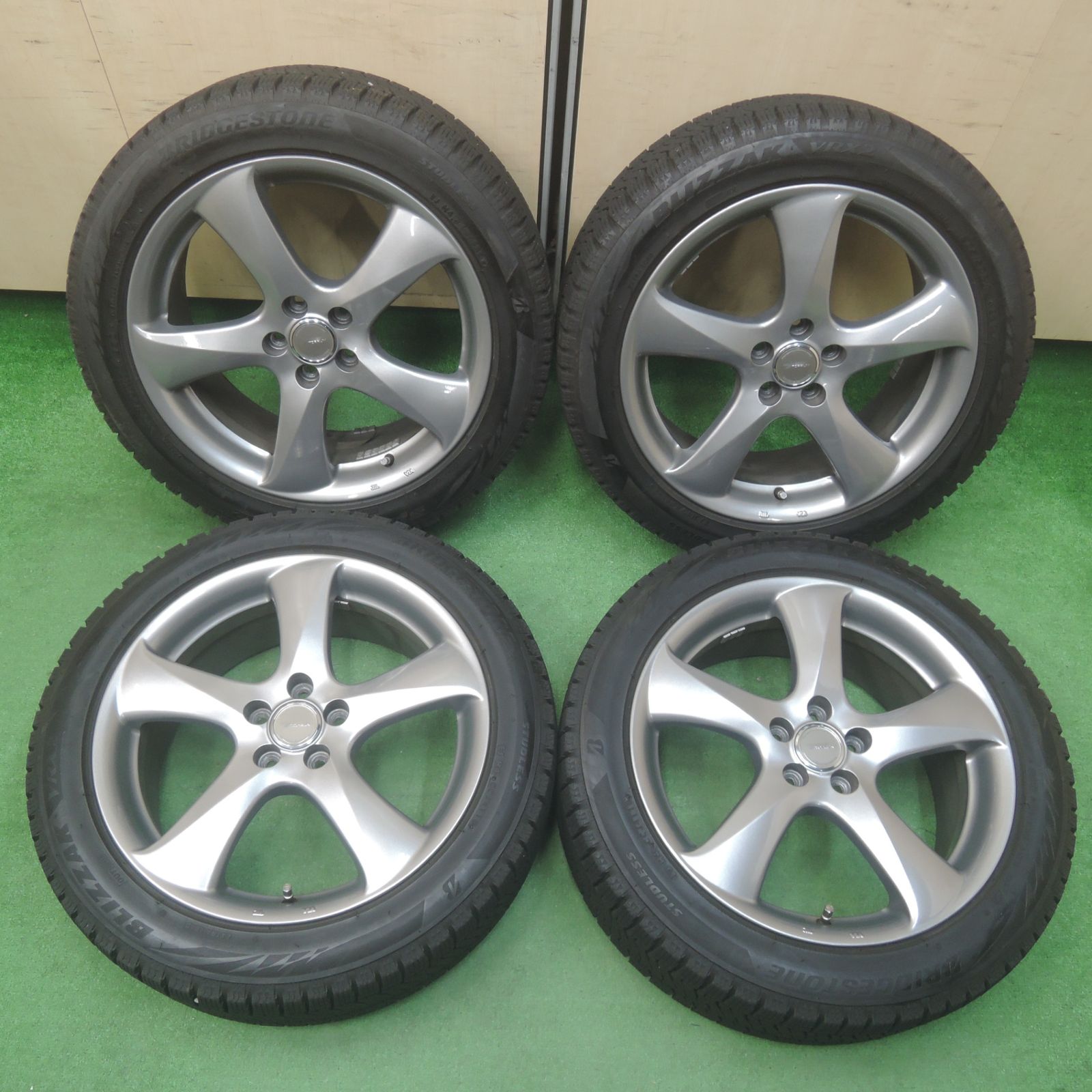 *送料無料*バリ溝！キレイ！9.5分インプレッサ等 205/50R17 スタッドレス ブリヂストン ブリザック VRX2 TOPRUN トップラン 17インチ PCD100/5H4011907SYス