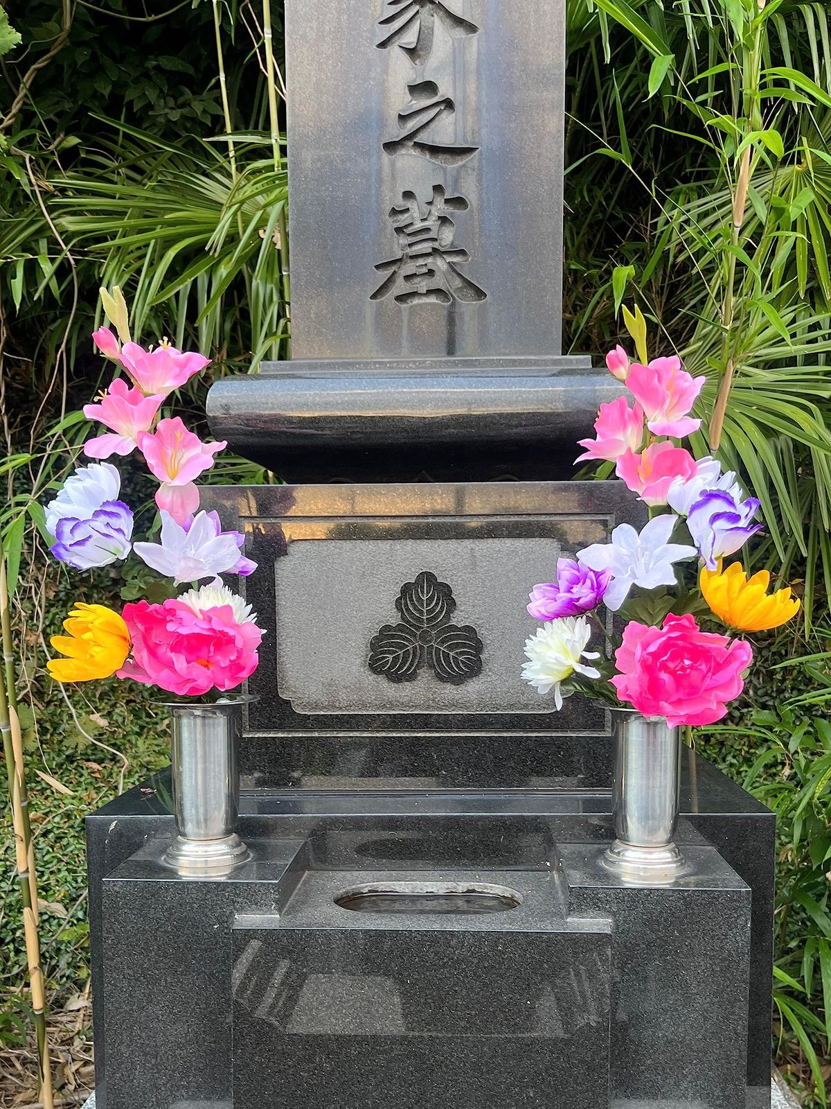 お供え花　2束　一対　仏花　花束　グラジオラス　キキョウ　仏壇　お墓花　造花68 仏花 造花 グラジオラスとトルコキキョウの花束 一本(一束) お墓