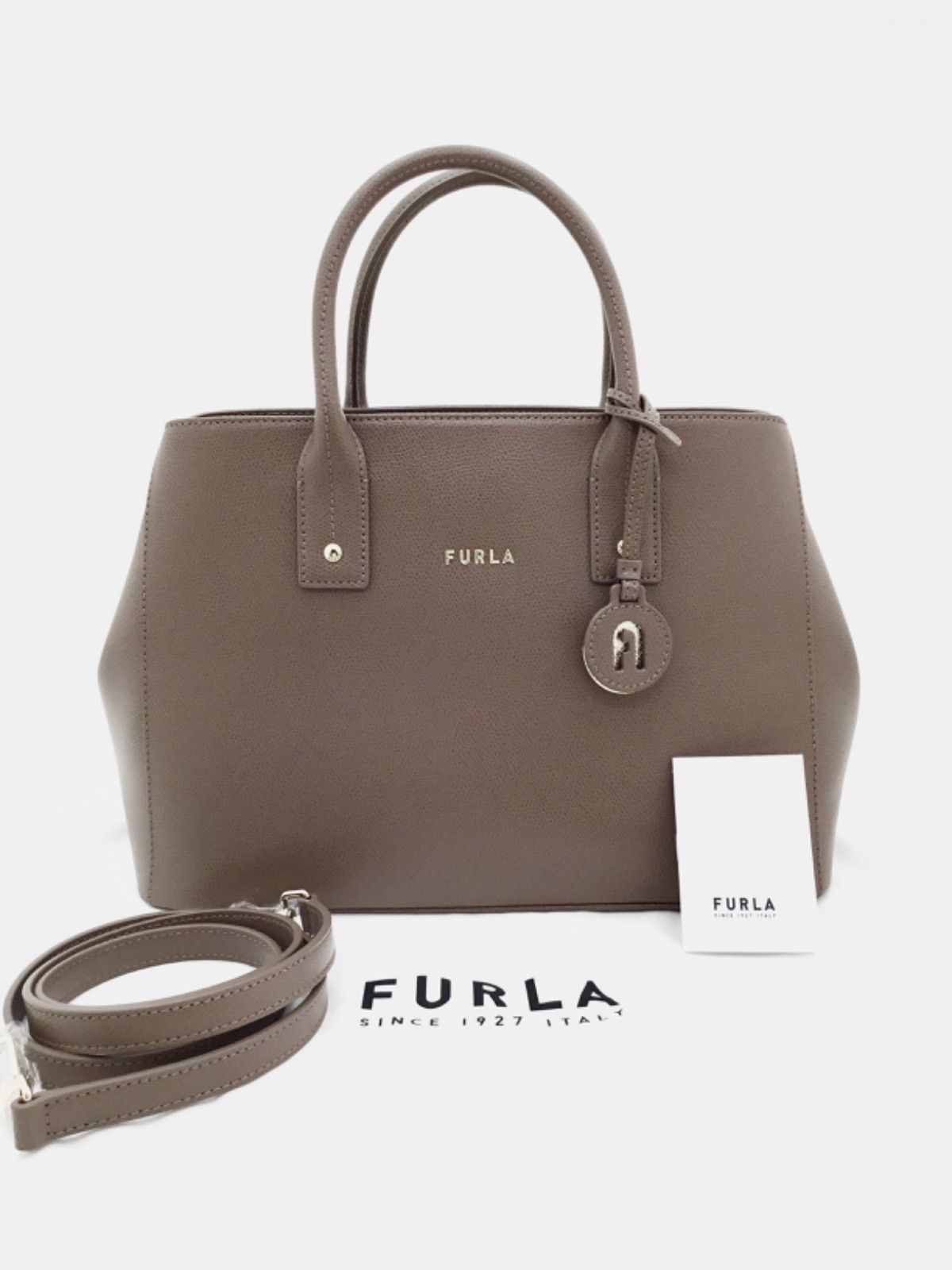 【未使用級】フルラ リンダ 2way ショルダーバッグ レザー 斜め掛け 黒 未使用級】フルラ リンダ 2way ショルダーバッグ レザー 斜め