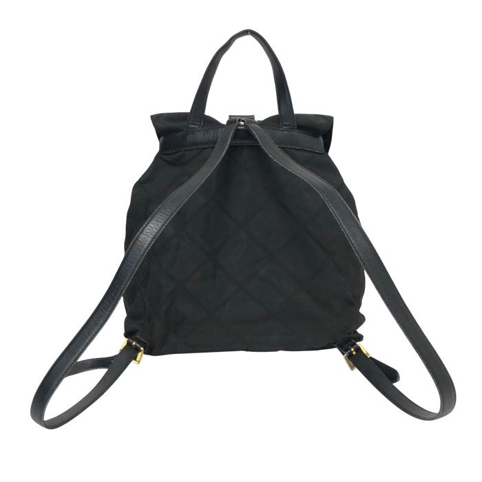 希少・美品　キルティング　三角ロゴ　プラダ バックパック　ナイロン リュック 希少・美品 キルティング 三角ロゴ プラダ バックパック