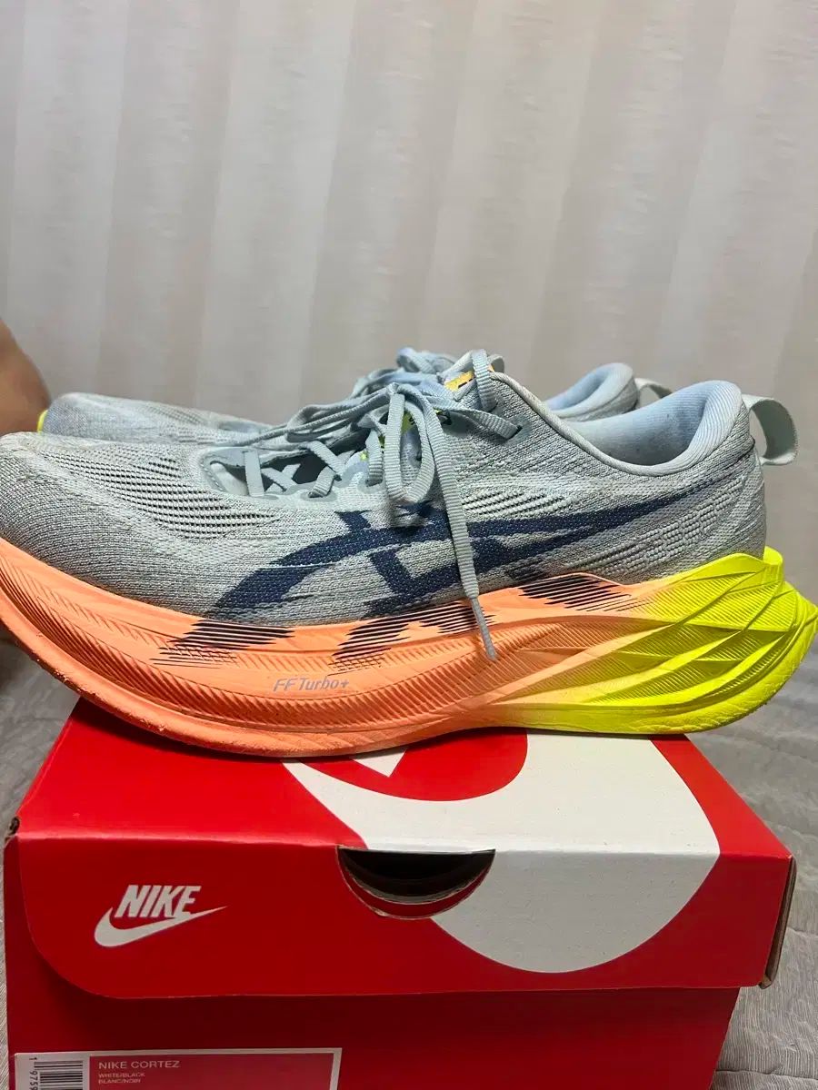 アシックス SUPERBLAST 2