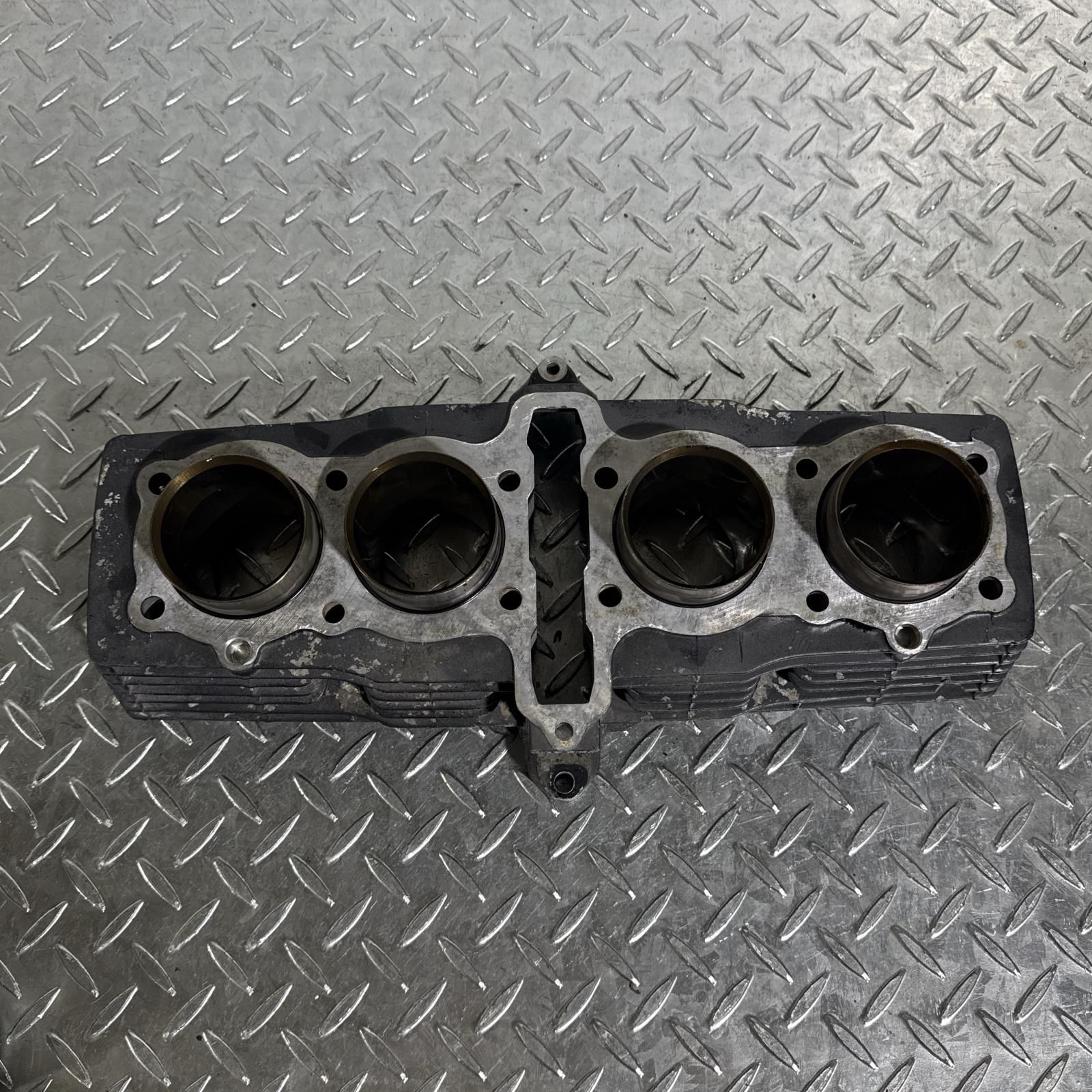 HONDA CBX400F シリンダーヘッドカバー ホンダ [M-250321-39] CBX400F