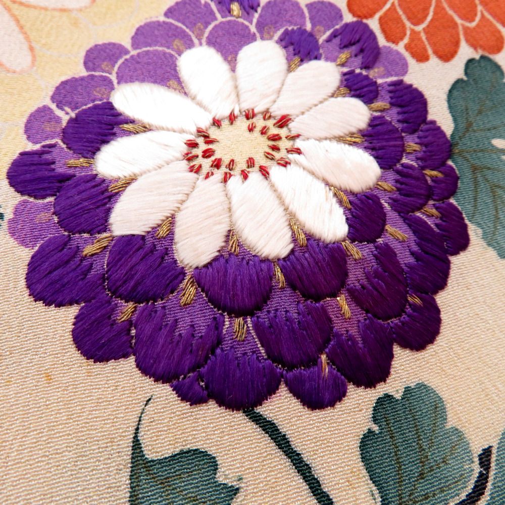 黒留袖 アンティーク 昔着物 正絹 黒 多色 金 扇 鼓 花々 宝文様 刺繍 裾綿入 シミあり 昔 レトロ 明治・大正ロマン  身丈161cm 【キモノオフ野々市若松店】 黒留袖 アンティーク 昔着物 正絹 黒 多色 金 扇 鼓 花々 宝文様 刺繍