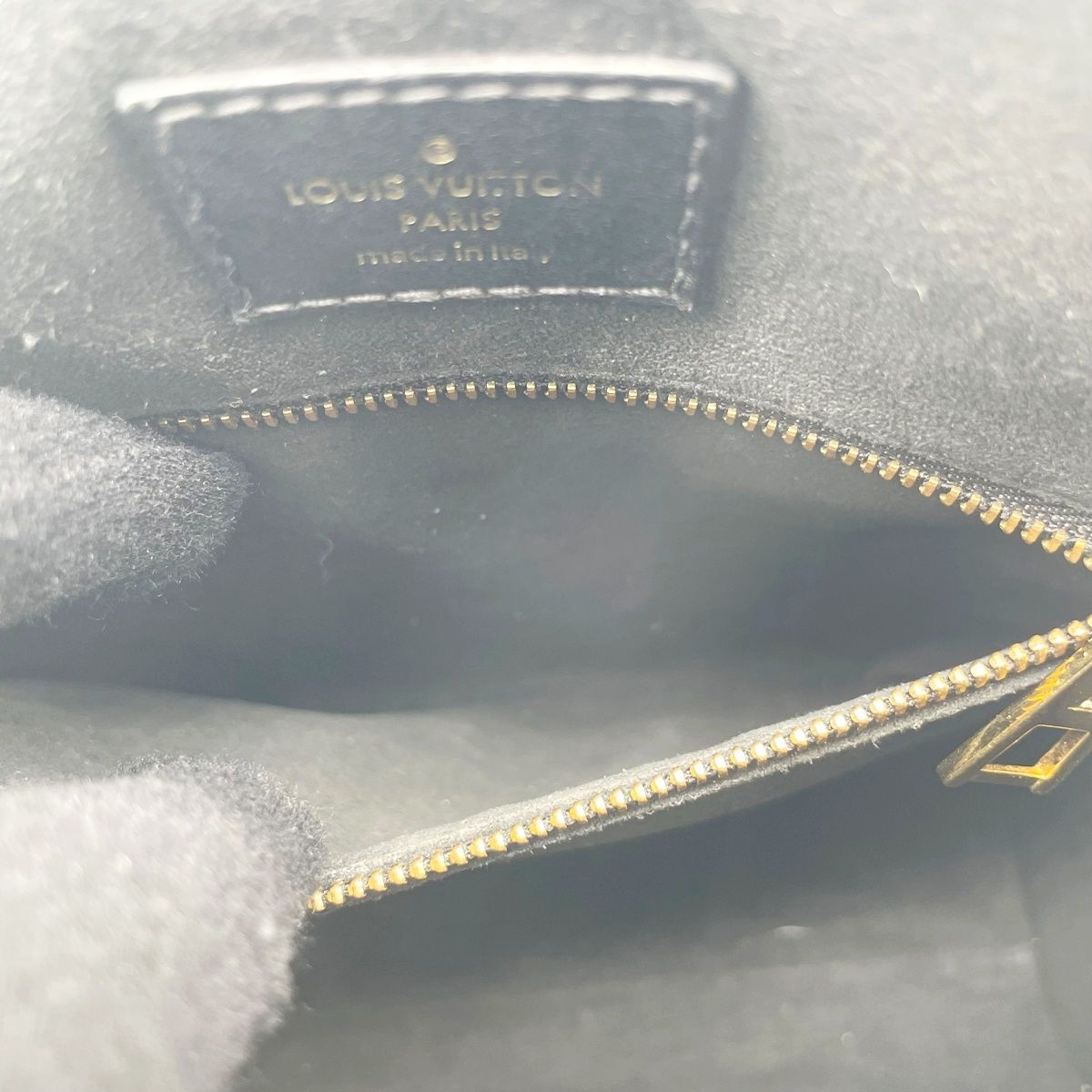 VUITTON ルイ