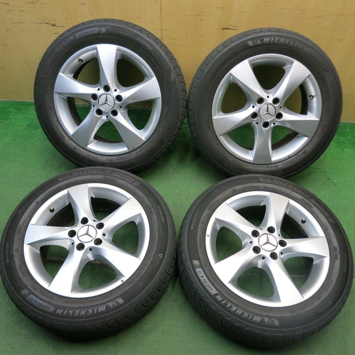 キレイ☆ベンツ W447 Vクラス 純正 225/55R17 スタッドレス ミシュラン 