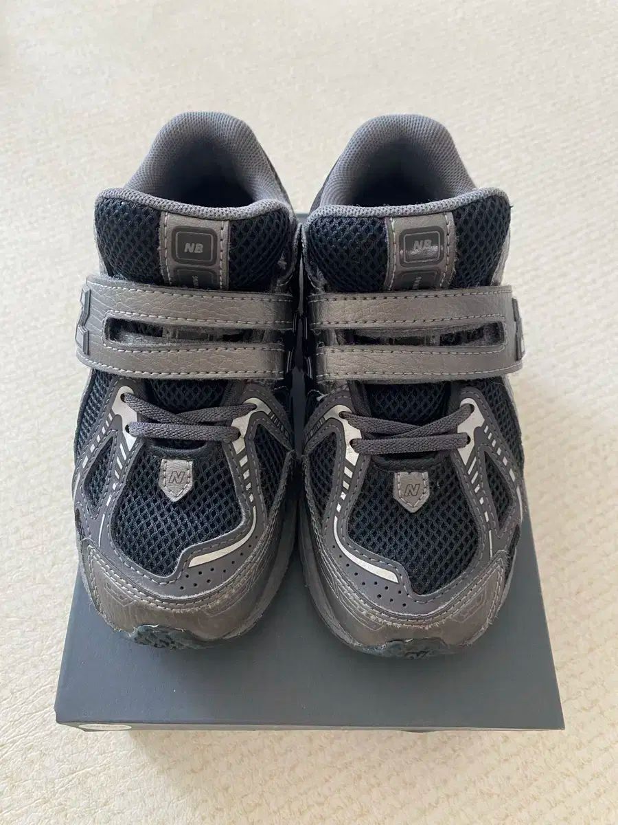 New Balance ニューバランス キッズ 1906