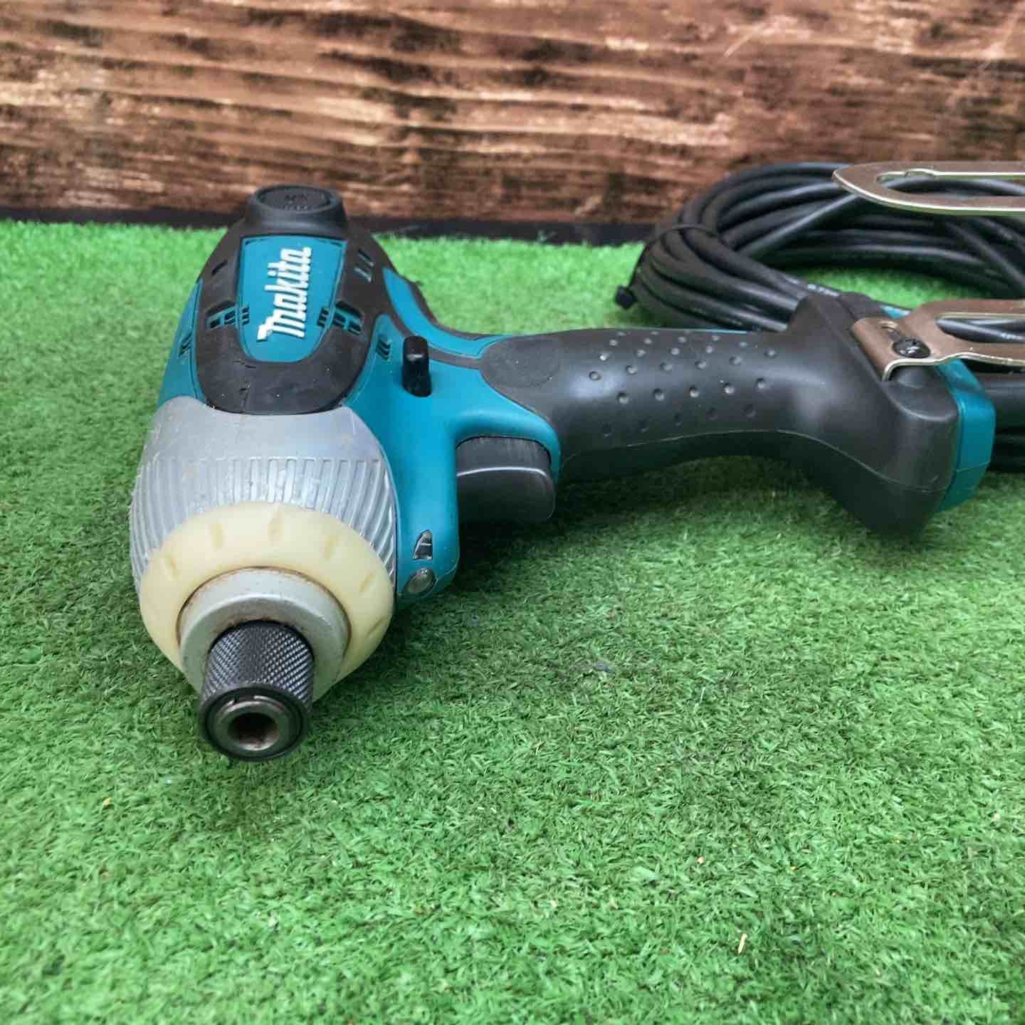 マキタ　インパクトドライバ　TD0220 ケース付 TD0220 インパクトドライバ マキタ ウエダ金物公式サイト 株式会社マキタ 電動工具・エアー工具・大工道具