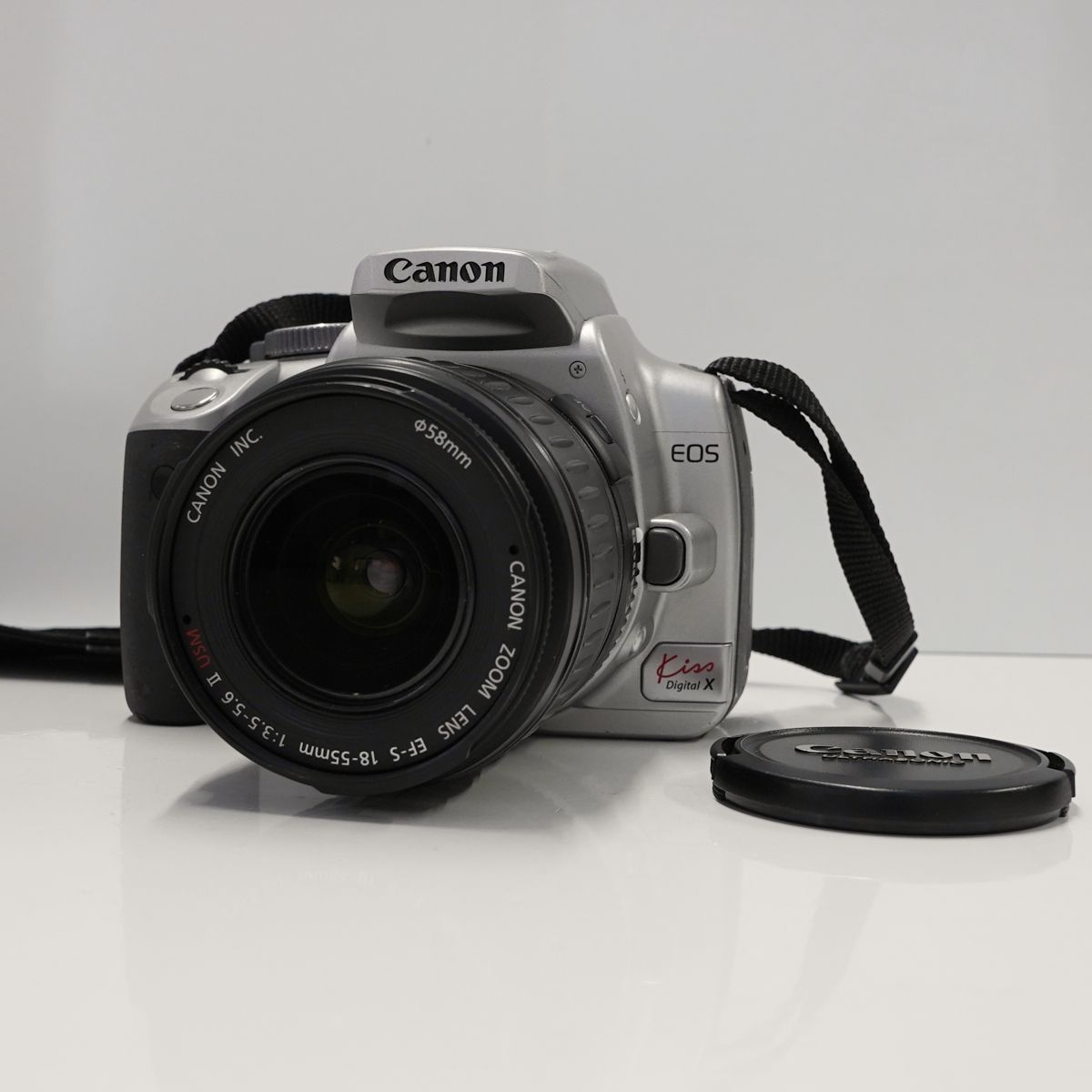 Canon EOS Kiss Digital X + EF-S18-55mm F3.5-5.6 USM USED美品 レンズキット APS-C  デジタル一眼レフ 完動品 中古 CP2102