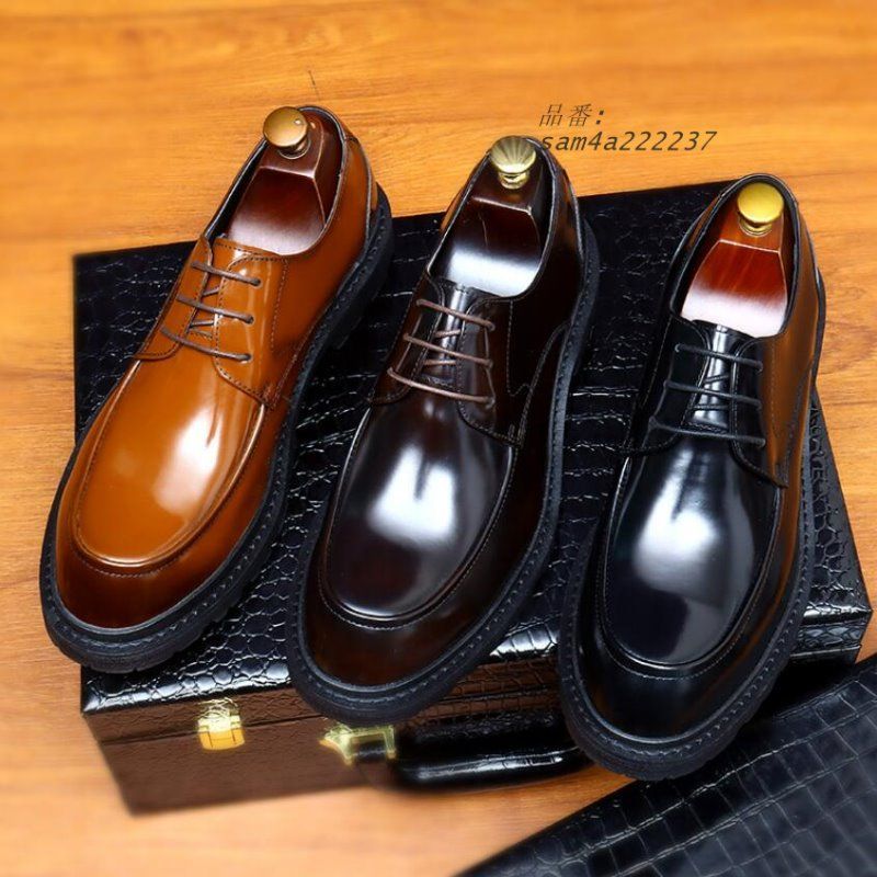 スウェード風レースアップ靴