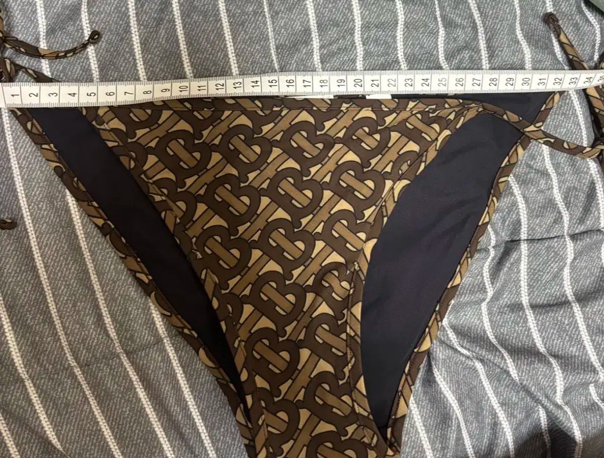 新品 BURBERRY バーバリー チェック ビキニ スイムウェア 水着 XS 新品 BURBERRY バーバリー チェック 水着 ビキニ スイムウェア XS