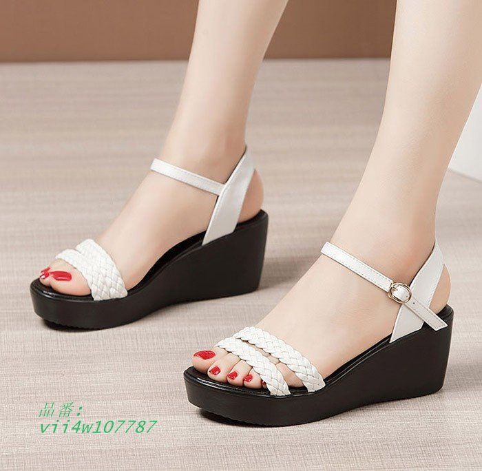 ヒールサンダル