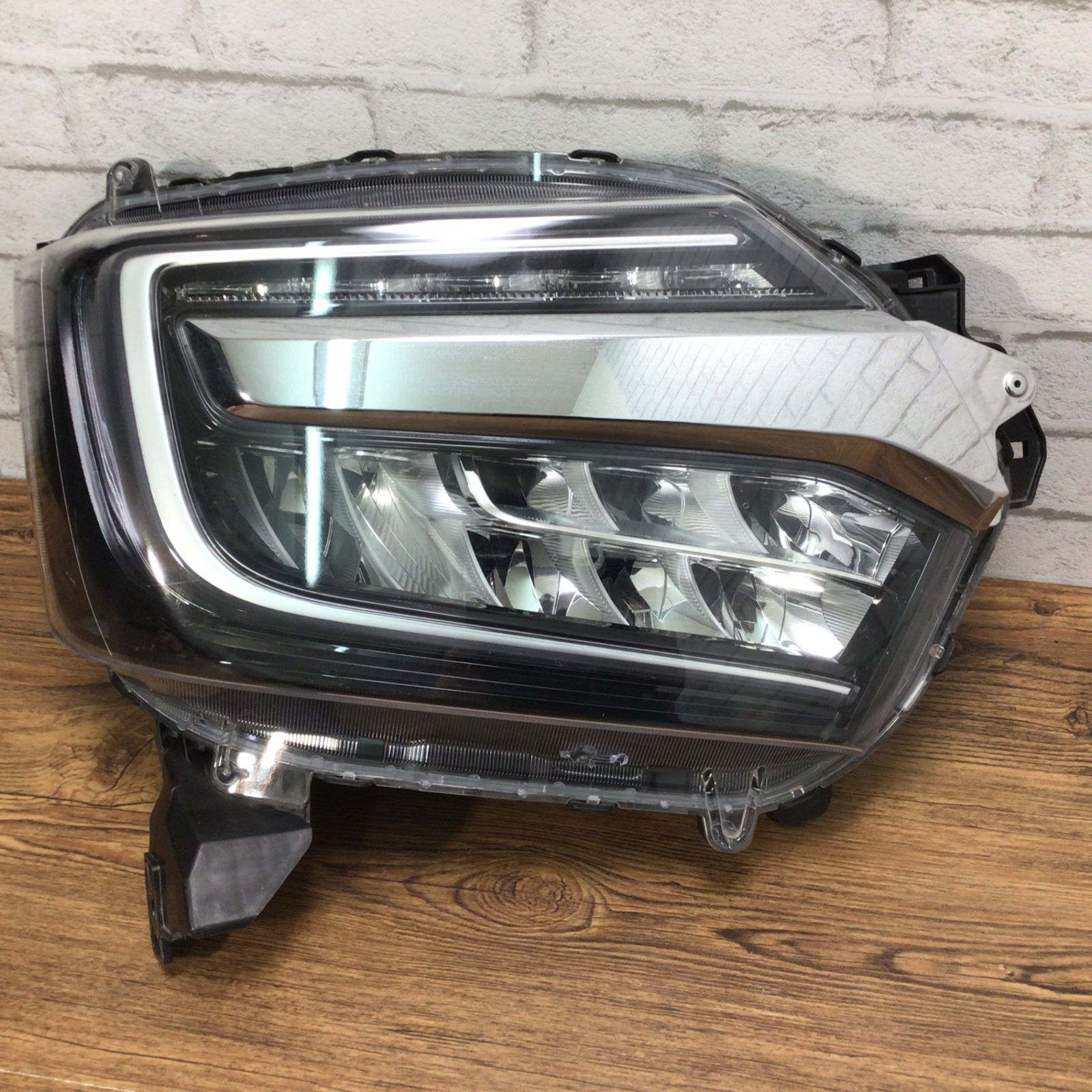 6149 ホンダ N-BOX カスタム JF3 / JF4 前期 右ヘッドライト LED
