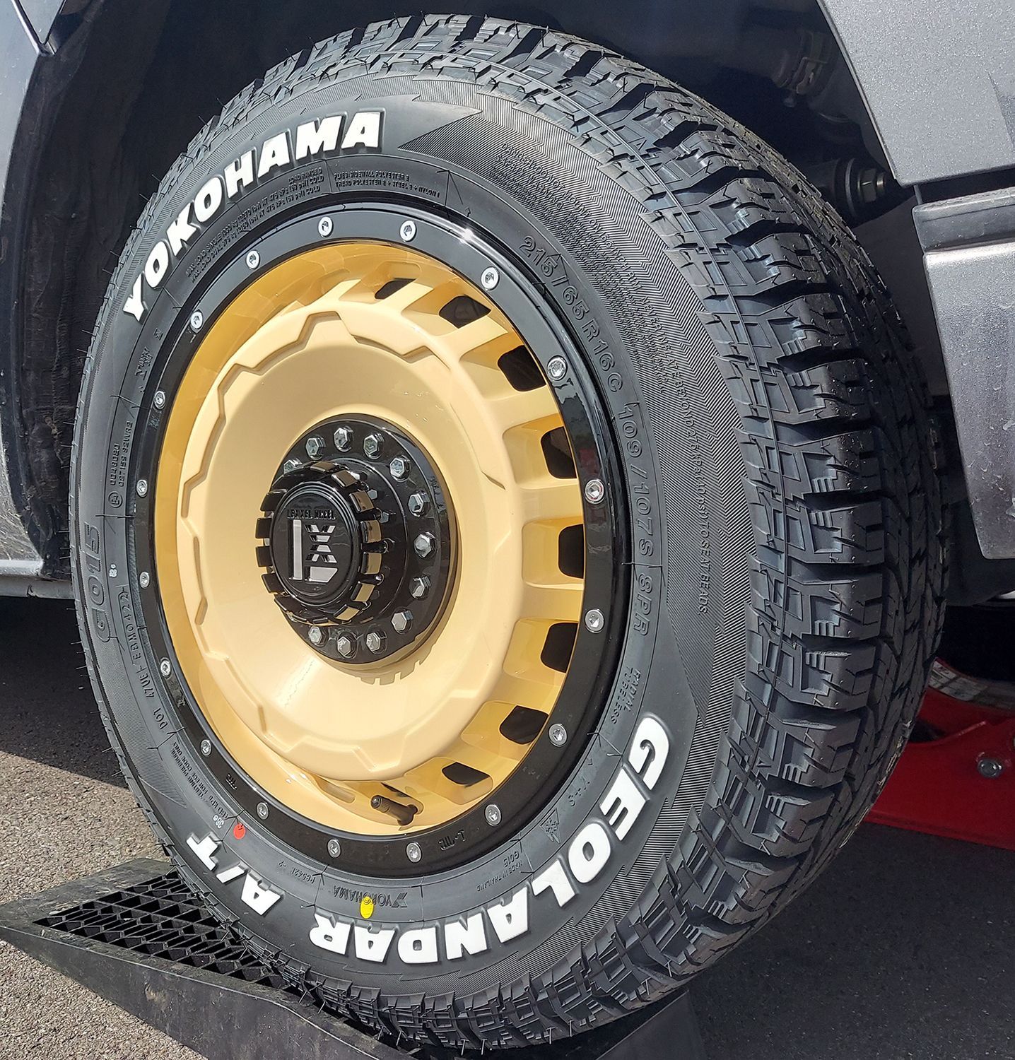 新品 訳有 200系 ハイエース タイヤホイール ヨコハマ 新品 訳有 200系 ハイエース タイヤホイール ヨコハマ