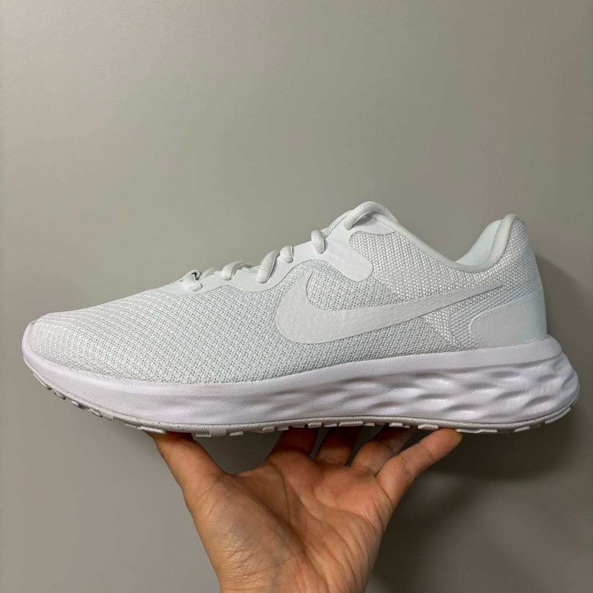 【Bunjang商品韓国直送】NIKE(ナイキ) レボリューション 6 白 255 260 270 スニーカー ランニングシューズ