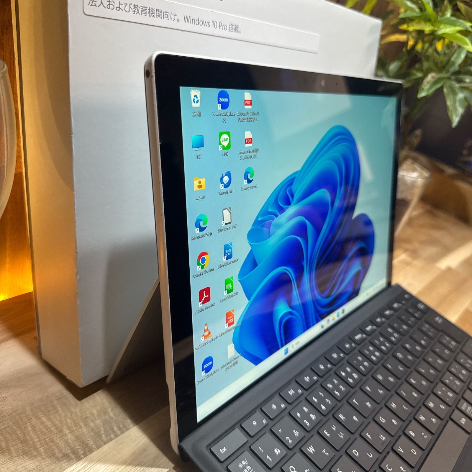 極美品2in1モデル‼️Surface Pro6☘プラチナ☘8GB☘ノートパソコン 公式ショップ限定価格❣️/ 準美品《2in1モデル》タッチパネル式