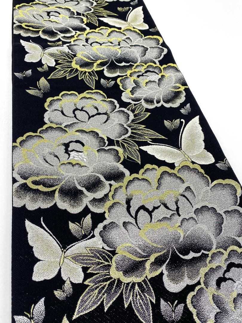 振袖に　明るい銀　花尽くし　正絹袋帯　k166 振袖に 明るい銀 花尽くし 正絹袋帯 k166