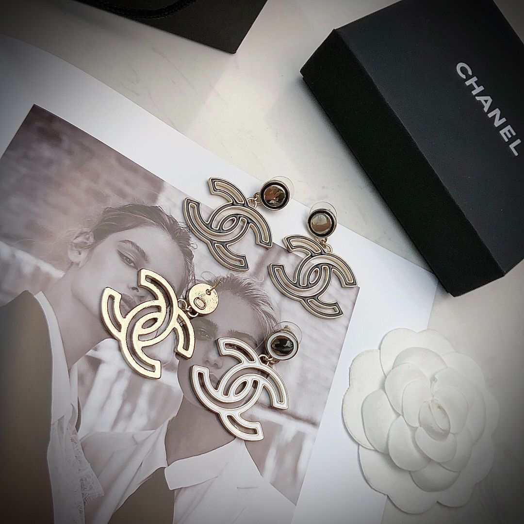 CHANEL シャネル CCロゴ ドロップ ピアス 新作