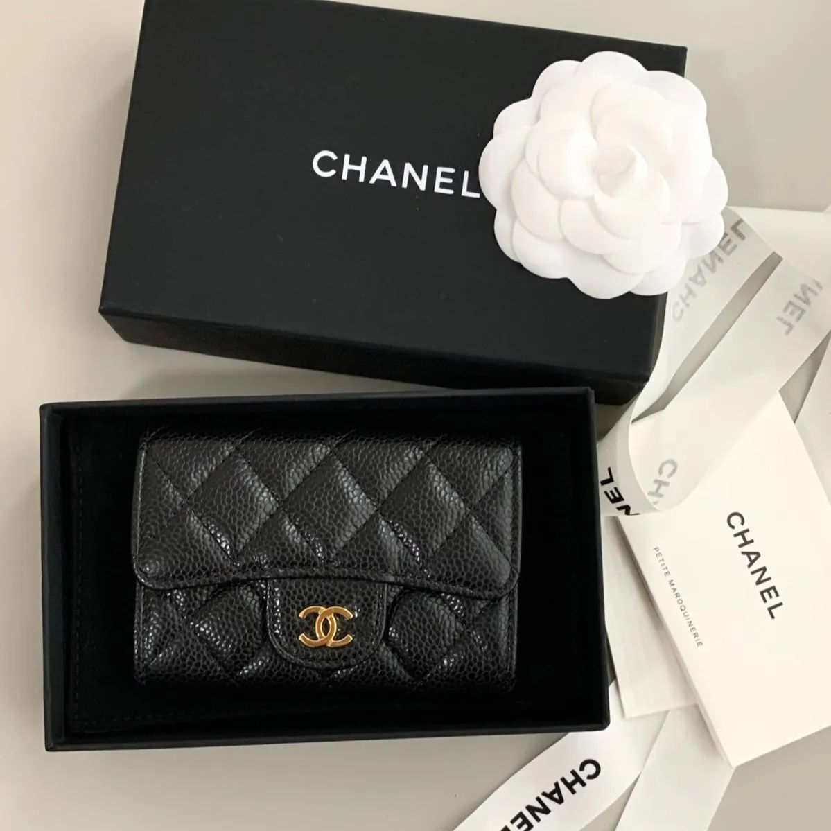 新品 ✨ CHANEL シャネル　クラシックフラップカードケース キャビアスキン