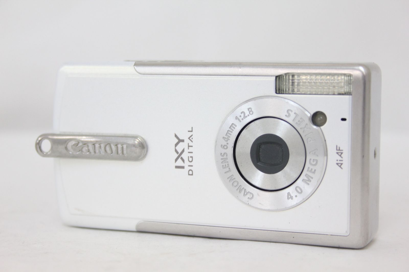 Panasonic LUMIX DMC-FS2 シルバー 充電器付き Panasonic LUMIX DMC-FS2 シルバー 充電器付き Panasonic LUMIX DMC