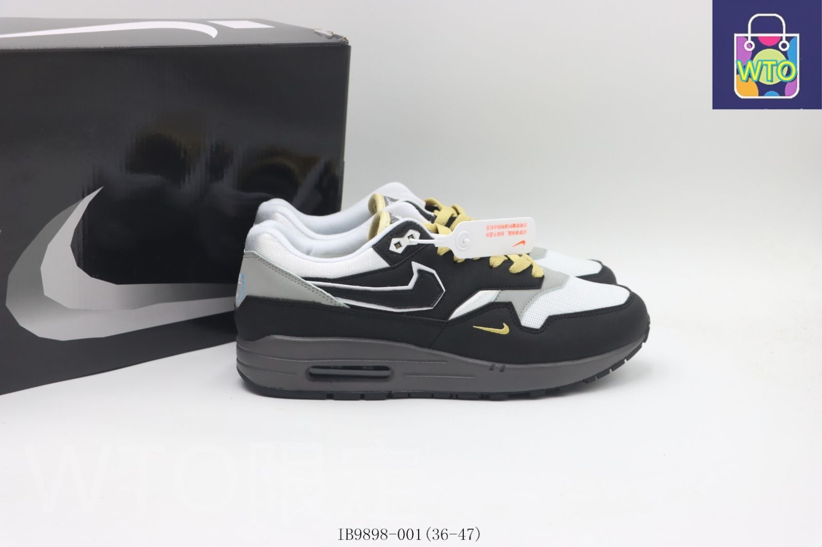 今日特価】ナイキ NIKE ランニングシューズ ブラックホワイト