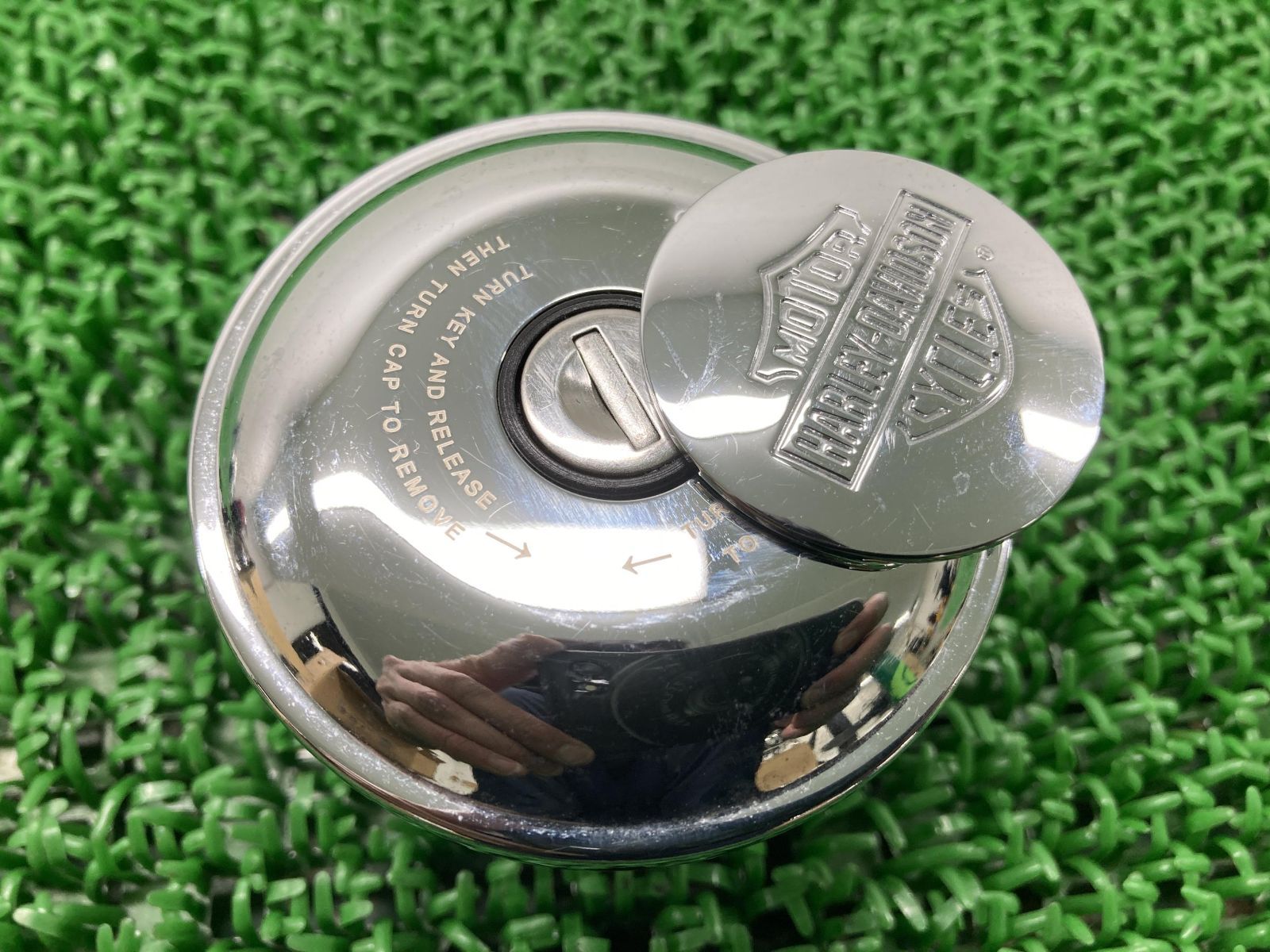 タンクキャップ 61100053 ハーレー 純正 中古 バイク 部品 鍵無し 修復 ...