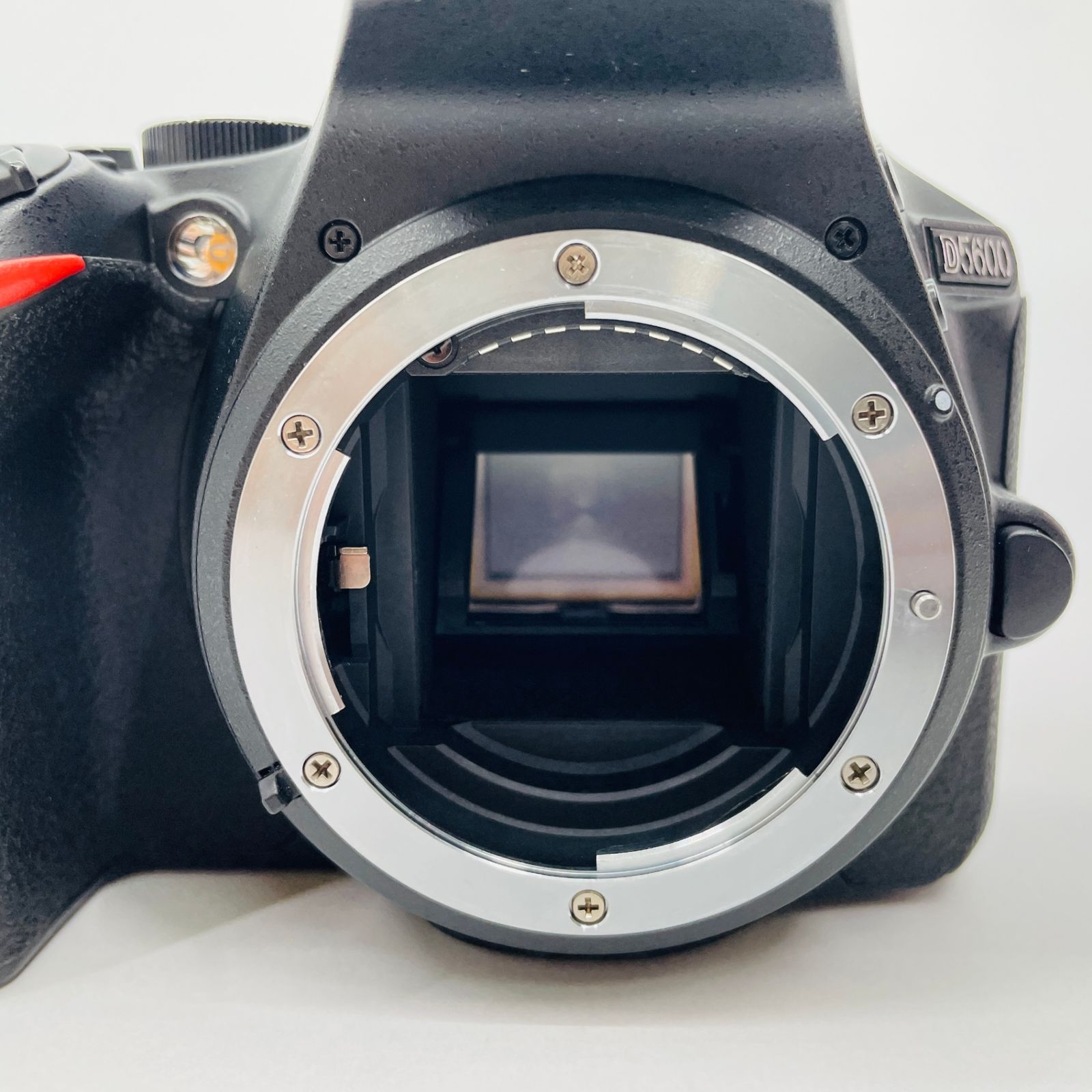 美品 Nikon D5600 18-55mm & 70-300mm ダブルズームキット 【C4726-60