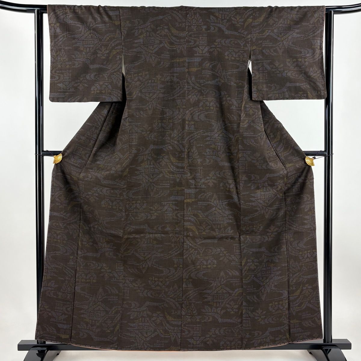 紬身丈160裄丈64cm M 薄物夏紬縞絣薄茶色 正絹 秀品【中古】 紬 身丈160.5cm 裄丈61.5cm S 袷 家屋 流水 焦茶色 正絹 秀品