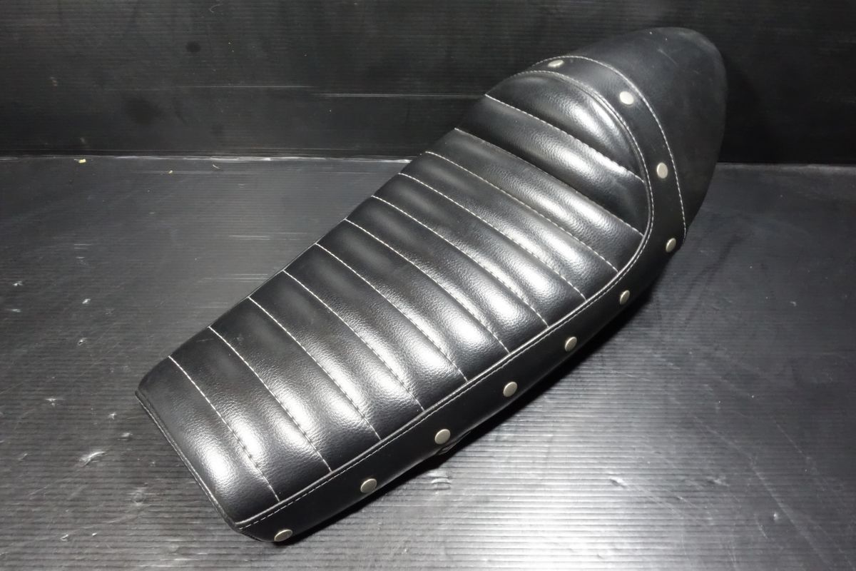 イージーライダース シート ナイトロヘッズ TT スタッド カフェ レーサー タックロール NitroHeads SR400 R20250303