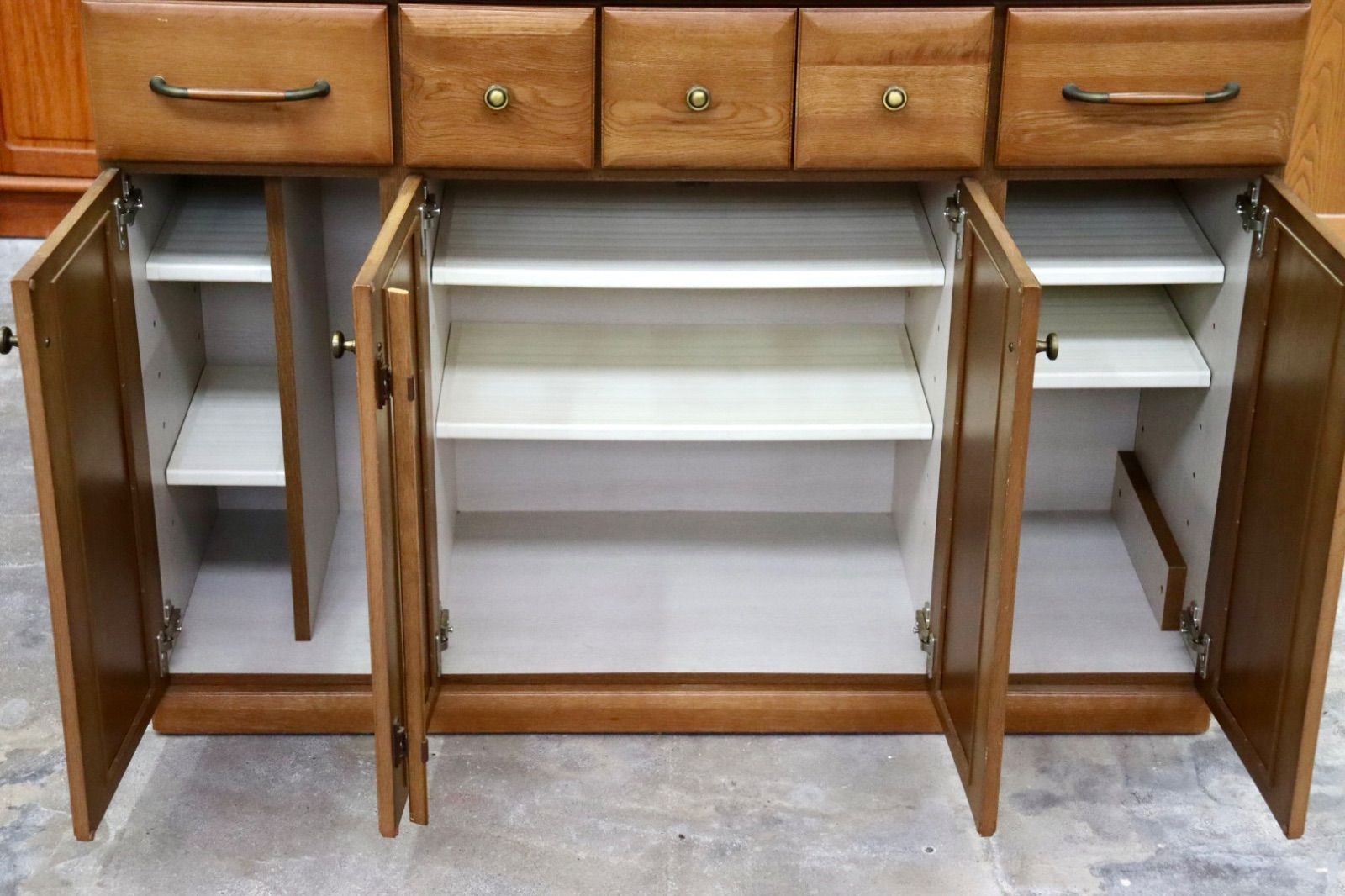 キャビネット 飾り棚