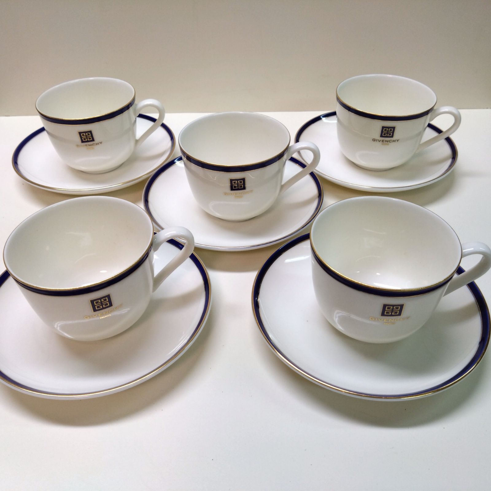 GIVENCHY - GIVENCHY カップ&amp;ソーサー 5客セット GIVENCHY ジバンシー カップ&ソーサー 5客セット - メルカリ