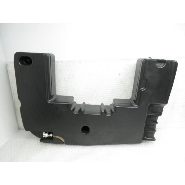 2013年 アウディ A1 8XCAX 純正ウーハー 8X0035412 198918 4693