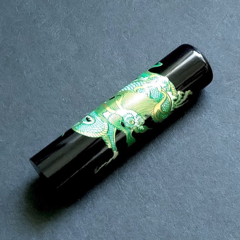 ☆龍雲の姓名判断鑑定印鑑☆ 蒔絵 龍 芯持黒水牛2本 印鑑箱