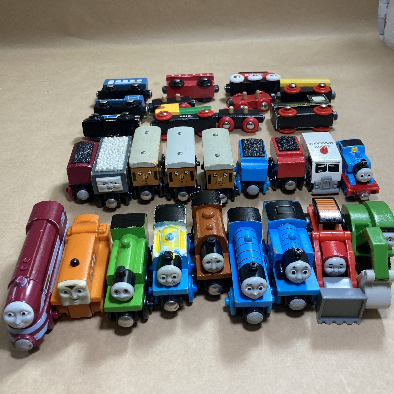 木製トーマス 車両 12台 美品☆ラーニングカーブ.BRIO ブリオ. 木製 トーマス 車両 貨車