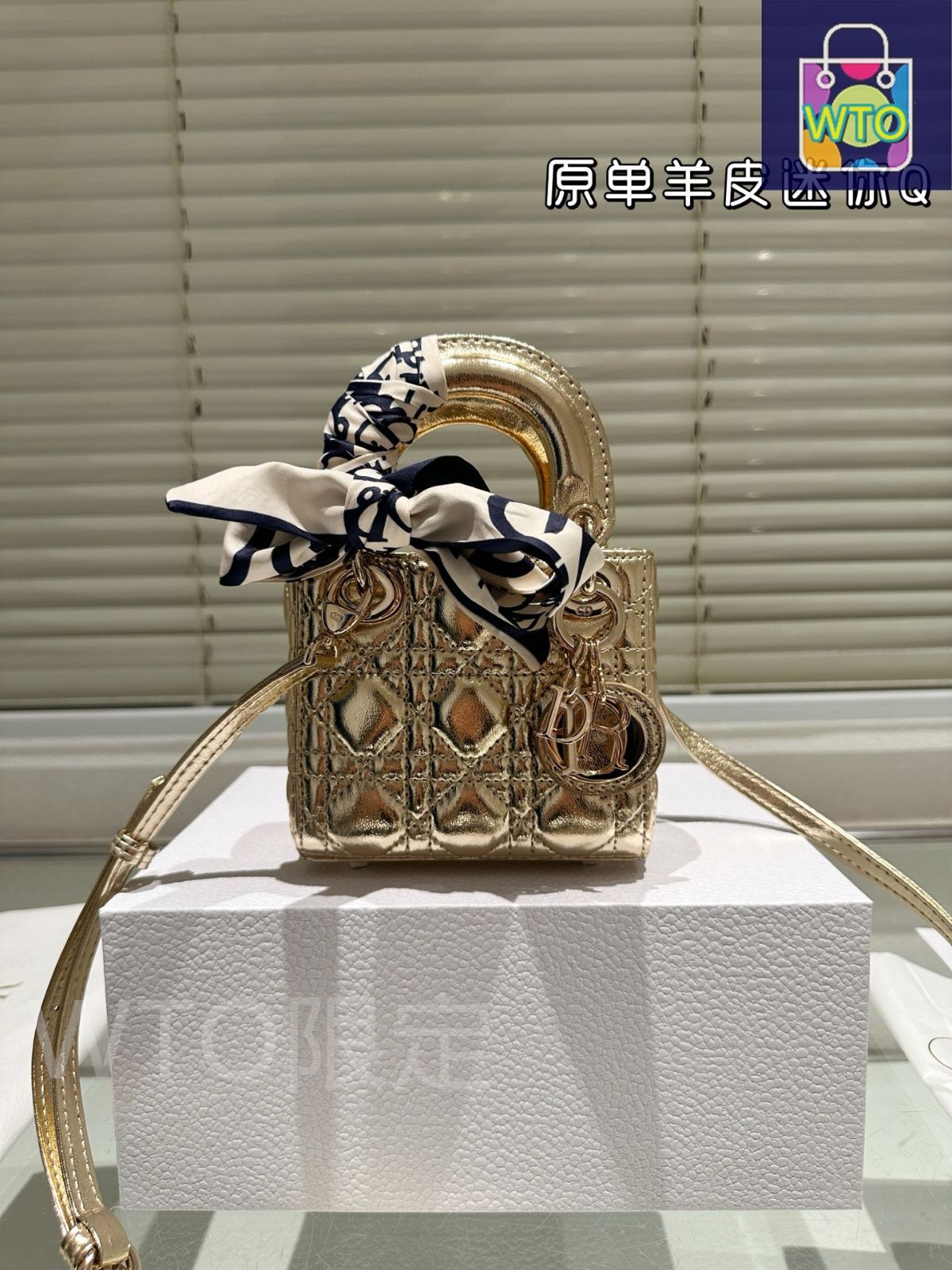 Dior レディースきヤップ美品 今日WTO】Dior Lady Dior Lambskin Bag with Foldable Gift Box