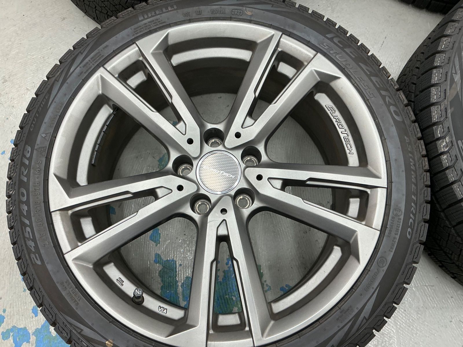 アウディTTクーペスタッドレスタイヤホイル付き245|40R18 FVCJS