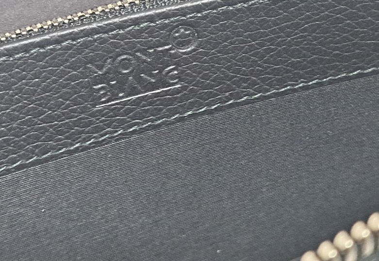 未使用 モンブラン ラウンドファスナー 長財布 114470 レザー