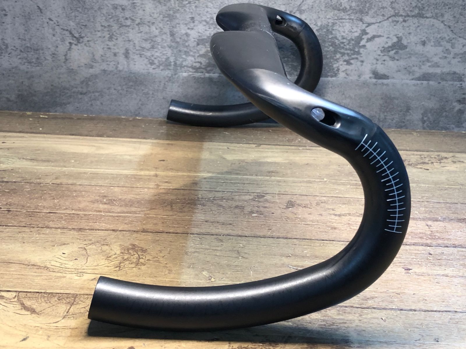 IZ249 フェルト FELT DEVOX AERO カーボンドロップハンドル φ31.8 ブラケット部 C-C400