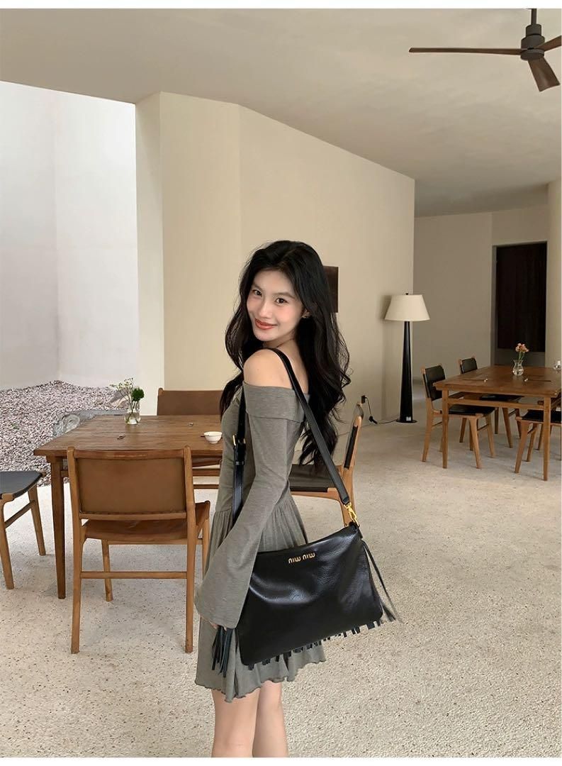 ワンショルダーミニドレス