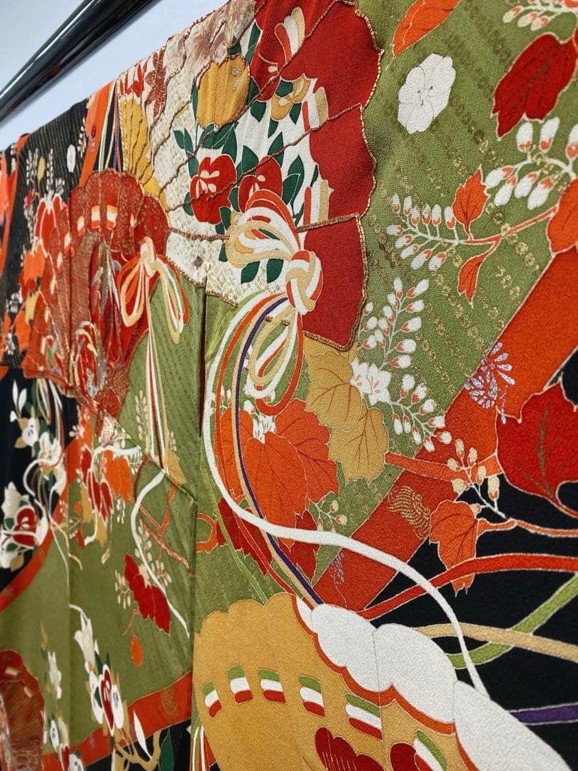 アンティーク 振袖 金駒 銀駒 金彩 銀彩 正絹 扇 身丈162cm アンティーク 振袖 金駒 銀駒 金彩 銀彩 正絹 扇 身丈162cm - メルカリ