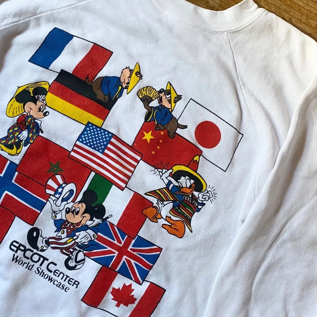 【80's】USA製 Disney EPCOT Center World Showcase スウェットホワイトL 万国旗Mickey＆Friends 古着トレーナー