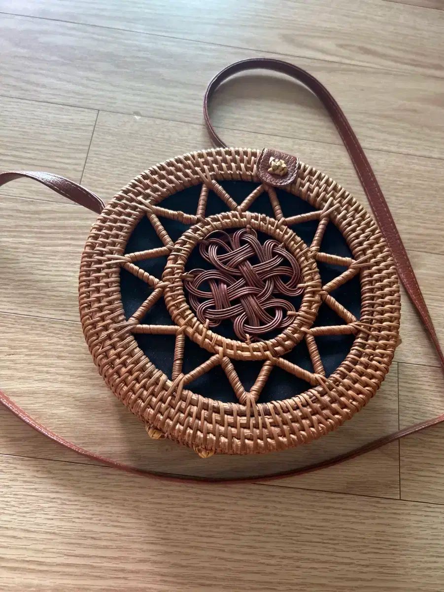 糸菊図】戸田北遥 2706 白キクに小禽 本物 肉筆 掛け軸 共箱