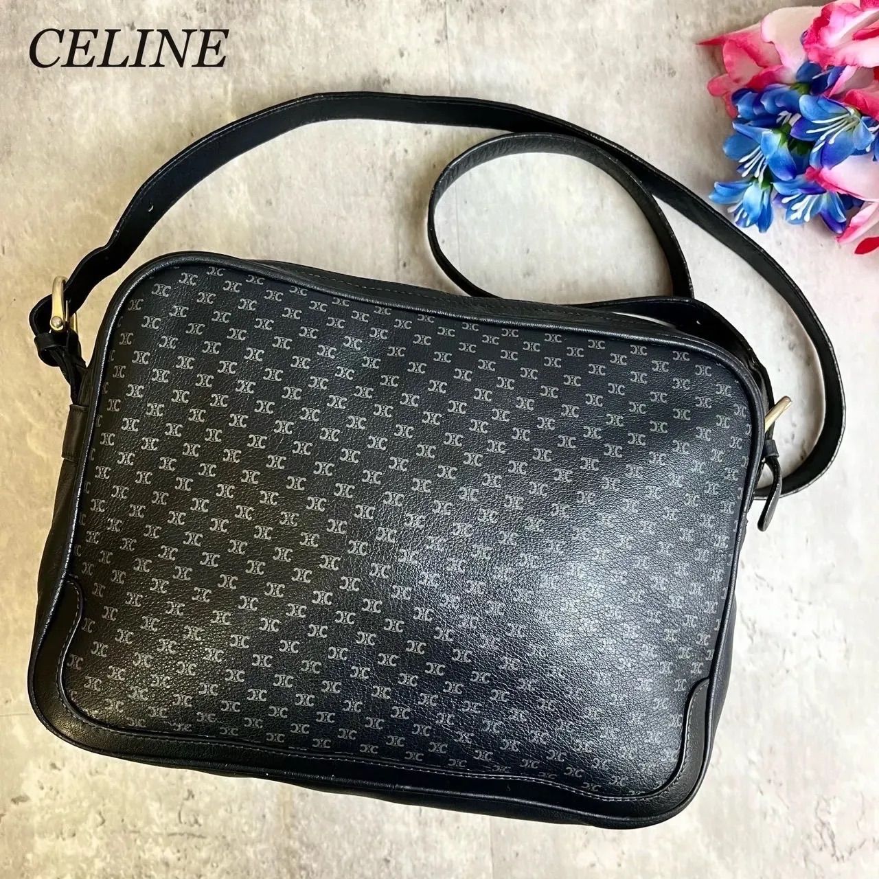 ✨極美品✨ OLDCELINE オールドセリーヌ ショルダーバッグ トリオンフ マカダム柄 ロゴ総柄 ゴールド金具 ロゴ刻印 肩掛け 斜め掛け レザー  ブラック ネイビー 紺色 レディース - メルカリ