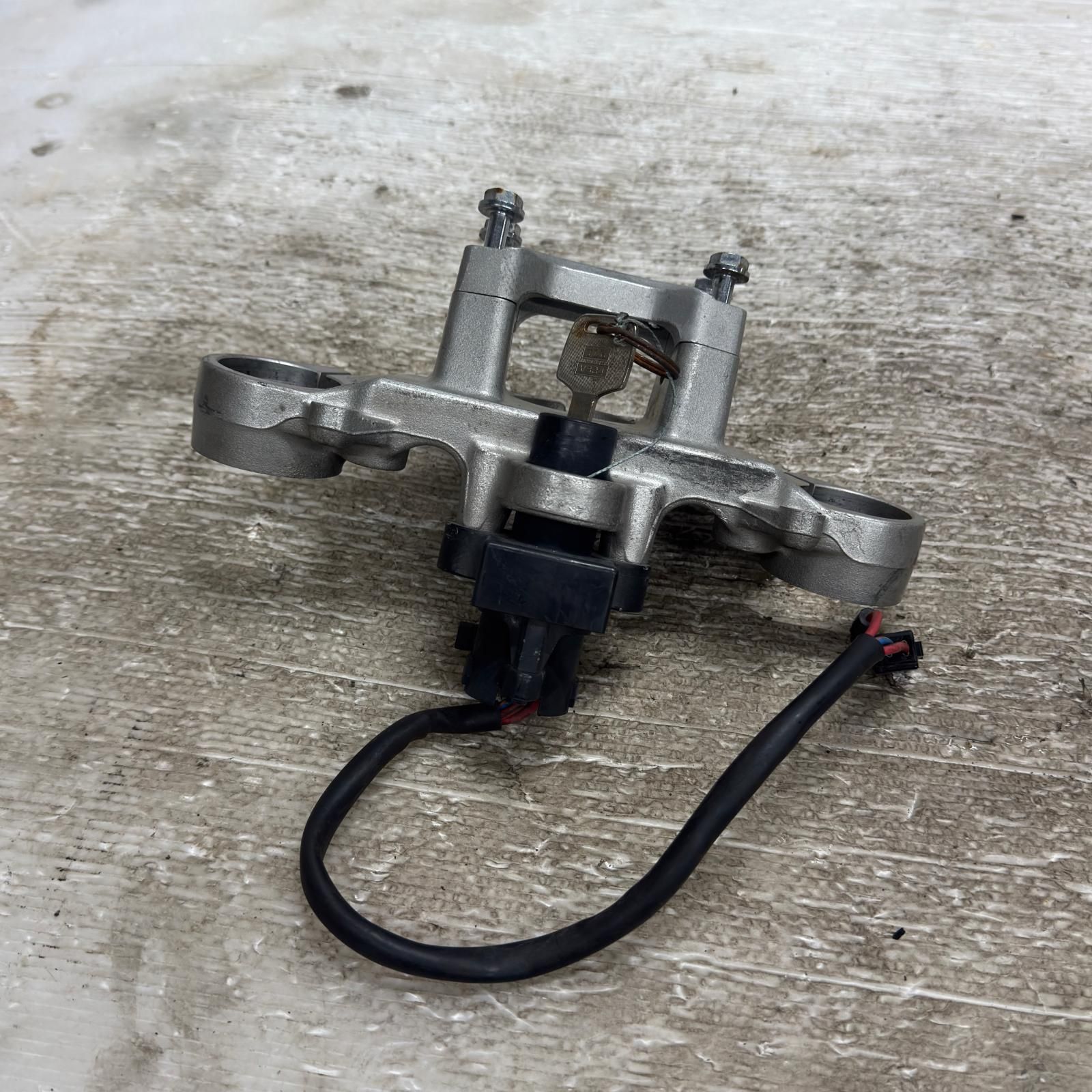 HONDA ホーネット250 MC31 トップブリッジ スイッチ付 ホンダ BRIGHTFACE_UK