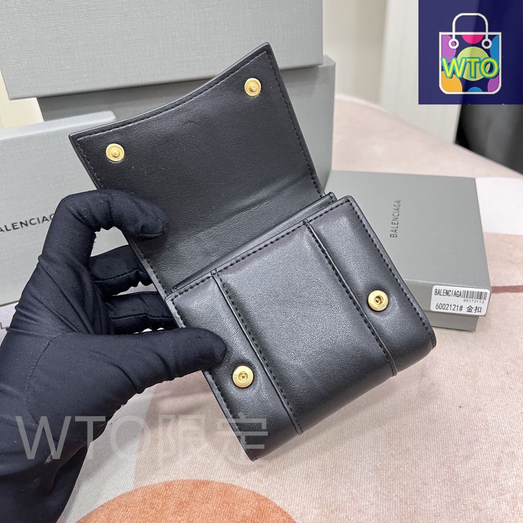 BALENCIAGA　バレンシアガ　ミニウォレット　エンボス　ブラック BALENCIAGA バレンシアガ ミニ財布 三つ折り財布 小銭入れ有り