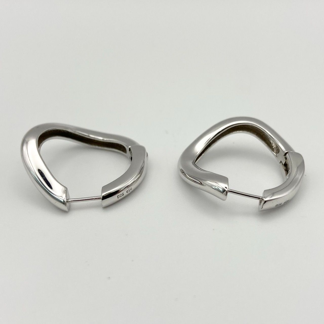 美品】ete ハグピアス シルバー な*ん様 ete/ハグピアス フラワー