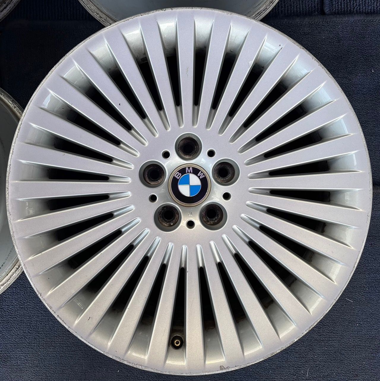 BMW純正スタースポーク365 18インチ入庫です。 5シリーズ、6 