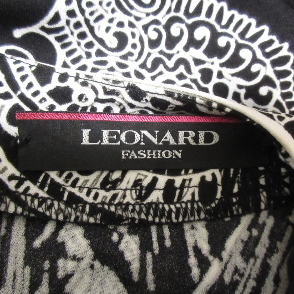 美品 Leonard レオナール ペイズリープリント カンカンストレッチ V