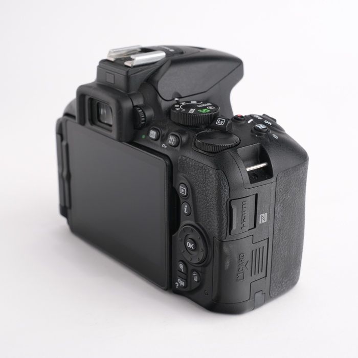 中古】(ニコン) Nikon D5600 ボディ - メルカリ