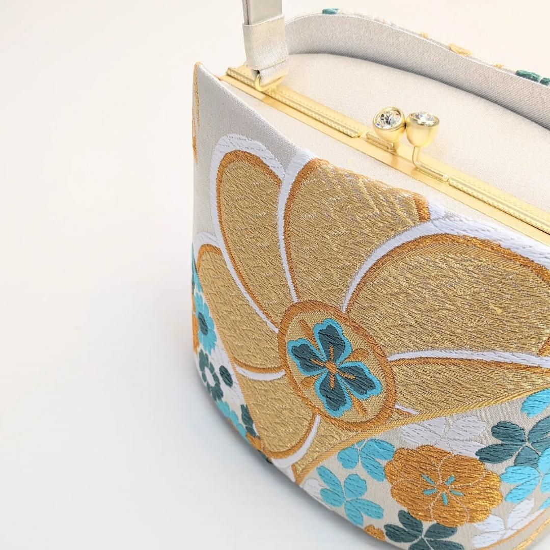 草履バッグセット 岩佐ブランド 古典 帯地 振袖用 金 フリーサイズ u84 草履バッグセット 岩佐ブランド 古典 帯地 振袖用 銀