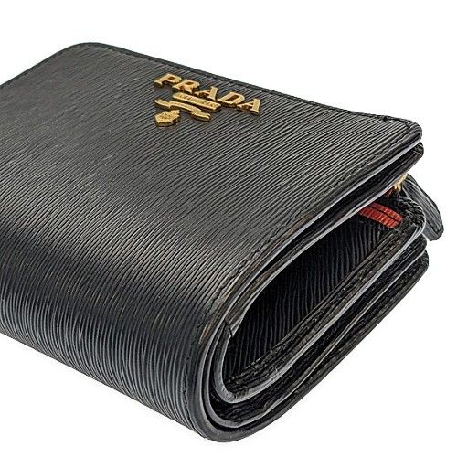 PRADA プラダ